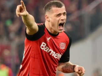 Granit Xhaka chỉ trích Michael Oliver sau trận Bayern đấu với Leverkusen