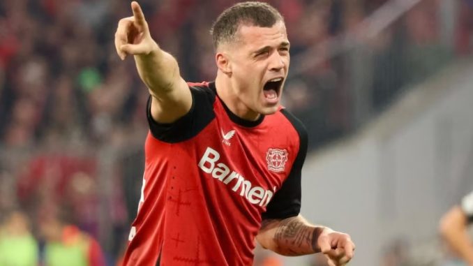 Granit Xhaka chỉ trích Michael Oliver sau trận Bayern đấu với Leverkusen