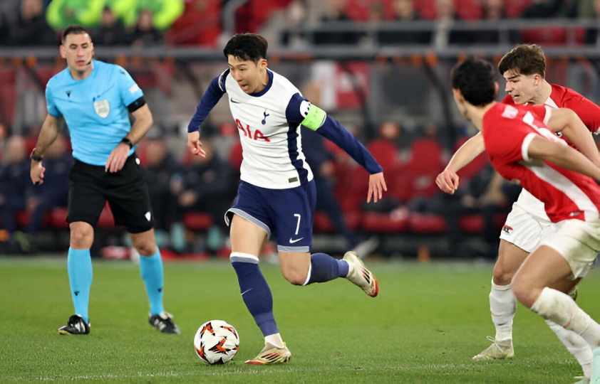 Kết quả trận đấu AZ đấu với Tottenham 0-1: Tottenham gục ngã ở vòng 1/8 Europa League