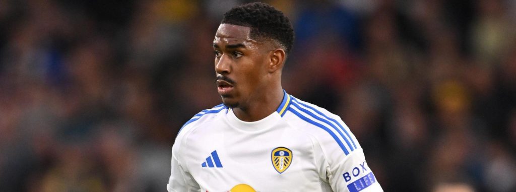 Tin chuyển nhượng Leeds United: Junior Firpo có thể rời đội vào mùa hè này