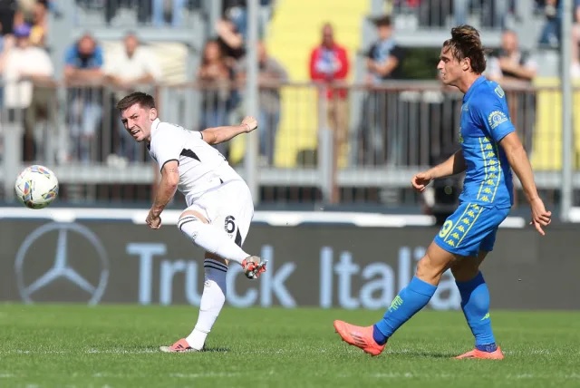 Kết quả Napoli vs Empoli 15/4: Napoli bám đuổi trong cuộc đua chức vô địch Serie A