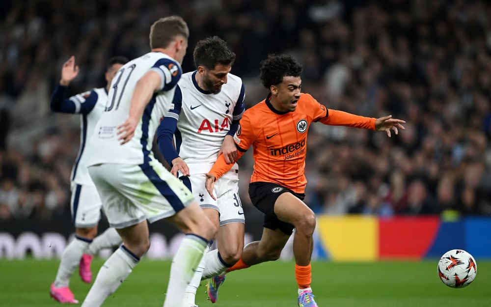 Kết quả Tottenham vs Frankfurt 11/4: Tottenham Hotspur hòa 1-1 trong trận lượt đi 